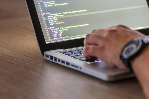 AWSコンソールを個別提供して実践学習できることを示すイメージ